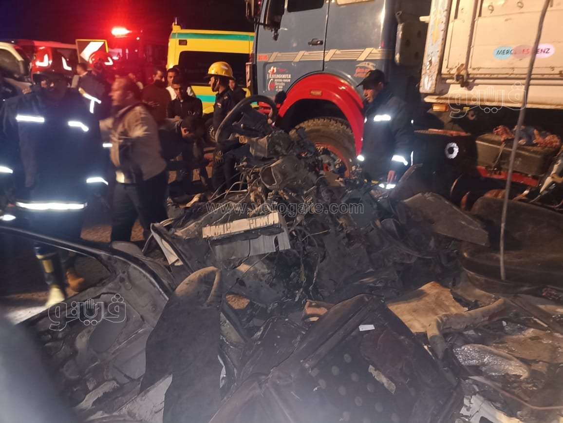 تصادم سيارة نقل ثقيل بميكروباص بالإسكندرية (5)