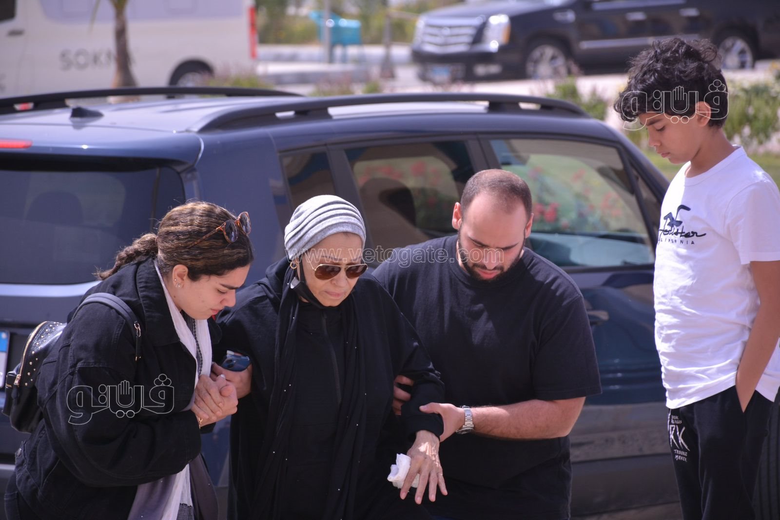 مراسم تشييع جثمان والد الفنانة دينا الشربيني (2)