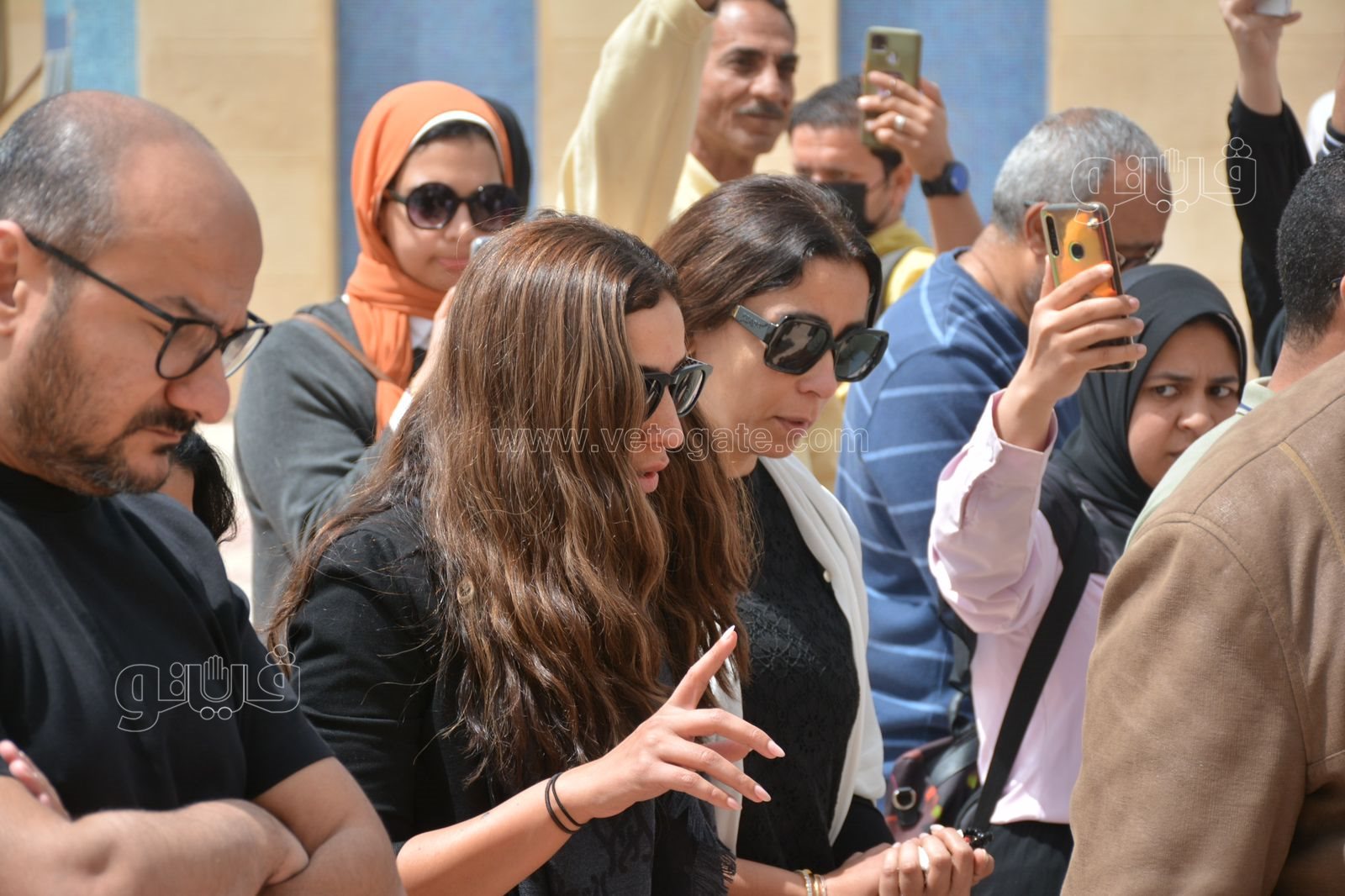 مراسم تشييع جثمان والد الفنانة دينا الشربيني (3)