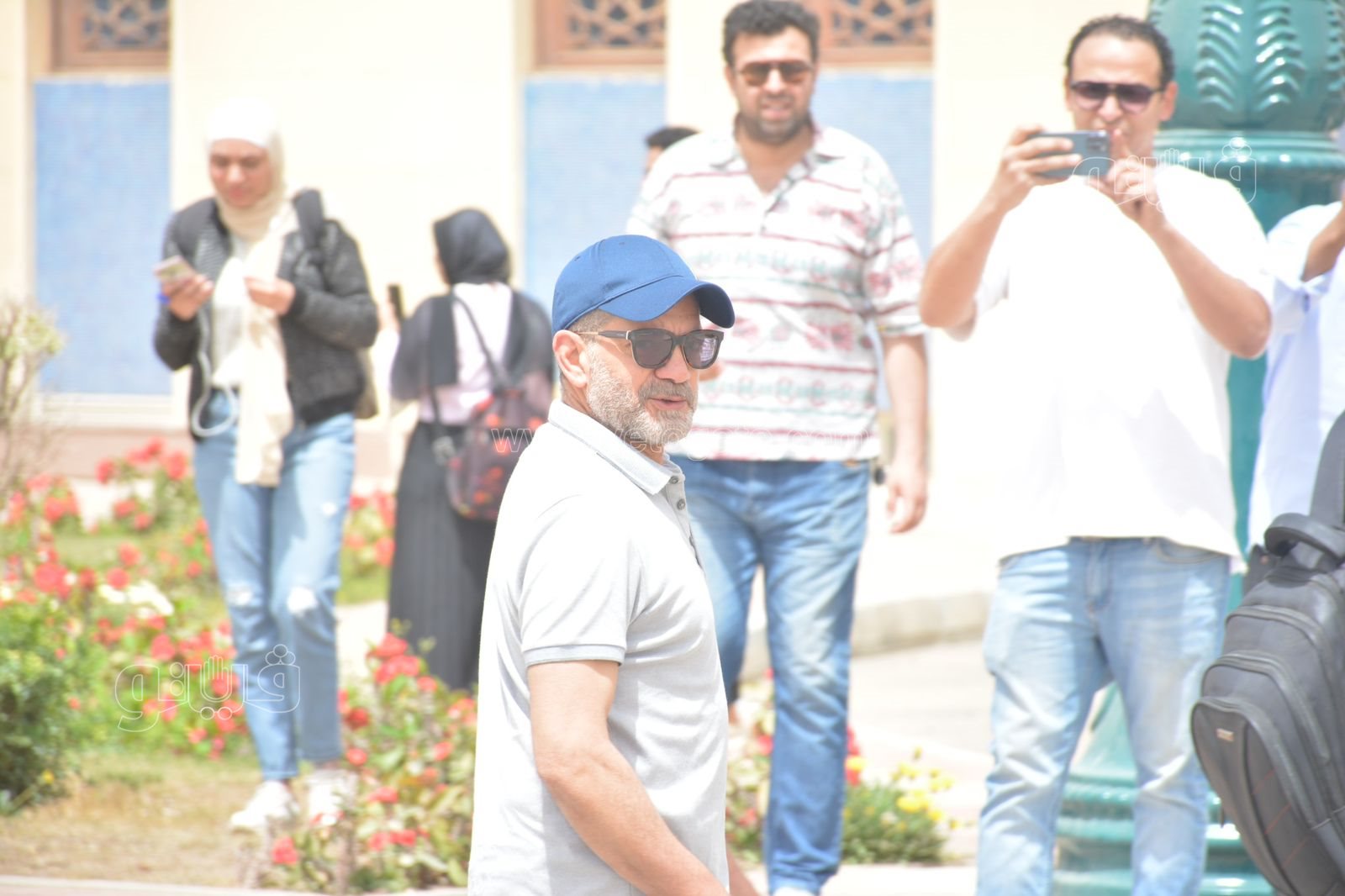  مراسم تشييع جثمان والد الفنانة دينا الشربيني (4)