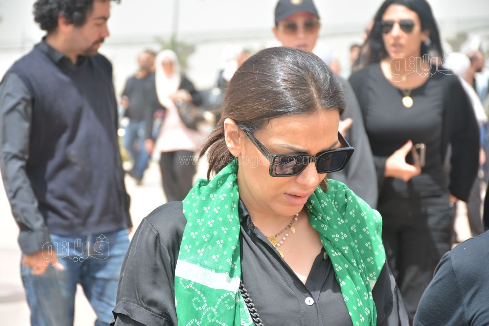  مراسم تشييع جثمان والد الفنانة دينا الشربيني (6)