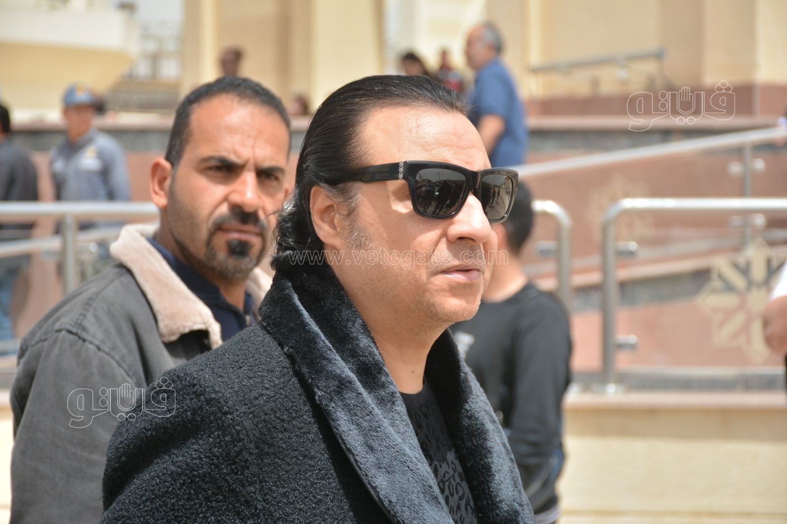  مراسم تشييع جثمان والد الفنانة دينا الشربيني (7)