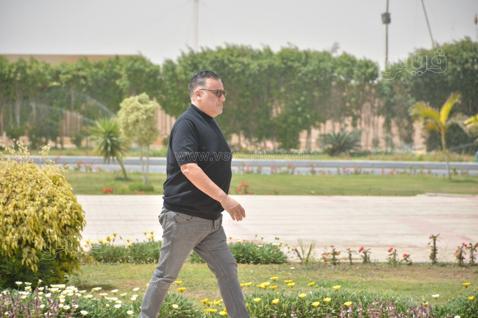  مراسم تشييع جثمان والد الفنانة دينا الشربيني (9)