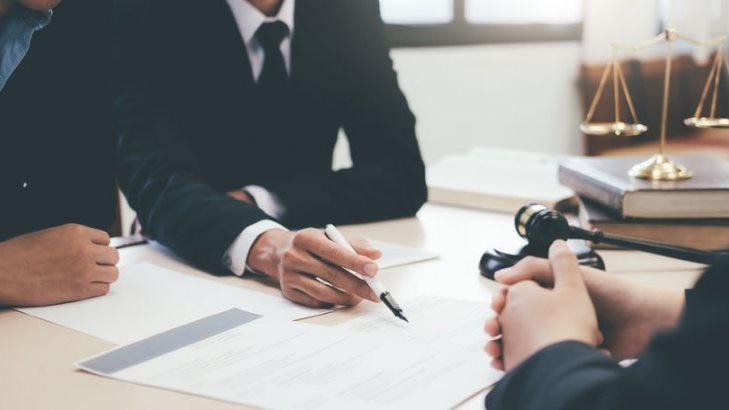 الاستماع لأقوال المتهمين