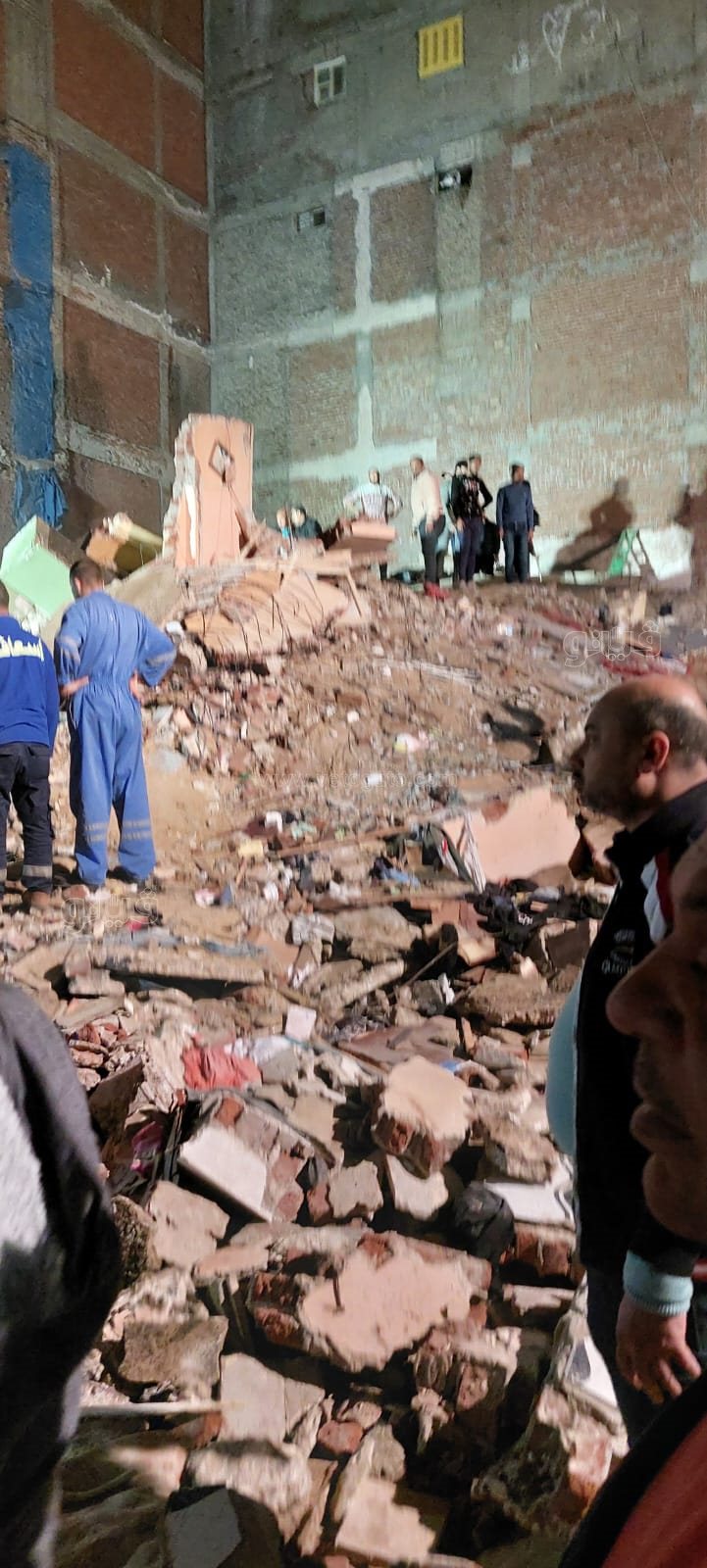 موقع انهيار عقار الورديان بالإسكندرية  (3)