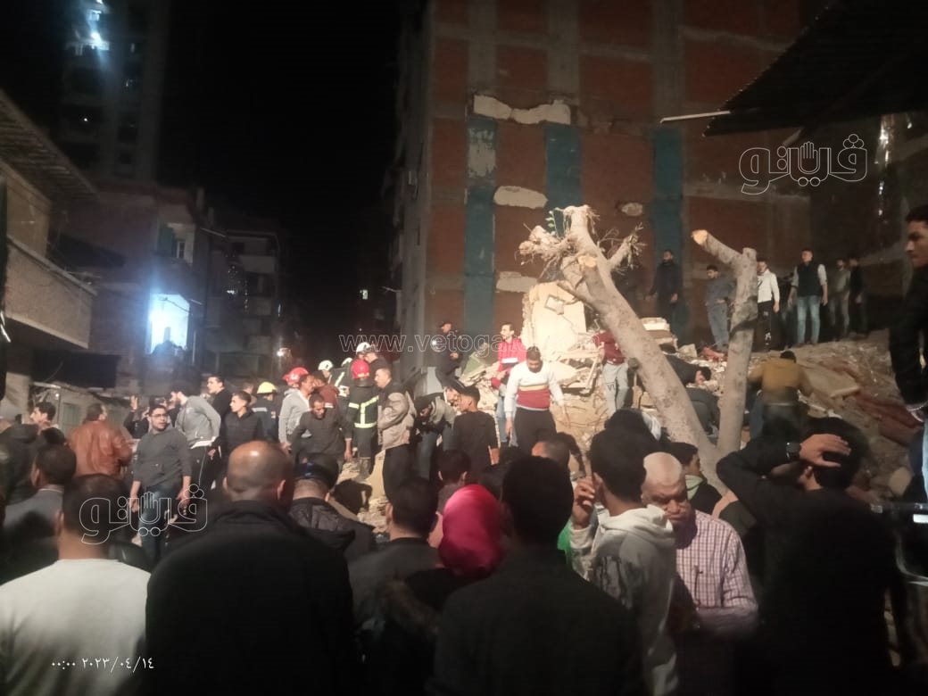 موقع انهيار عقار الورديان بالإسكندرية  (5)