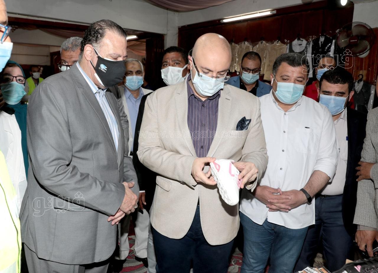 إفتتاح معرض توزيع 6500 زيًا مدرسيًا على الأسر الأولى بالرعاية ببني سويف (6)