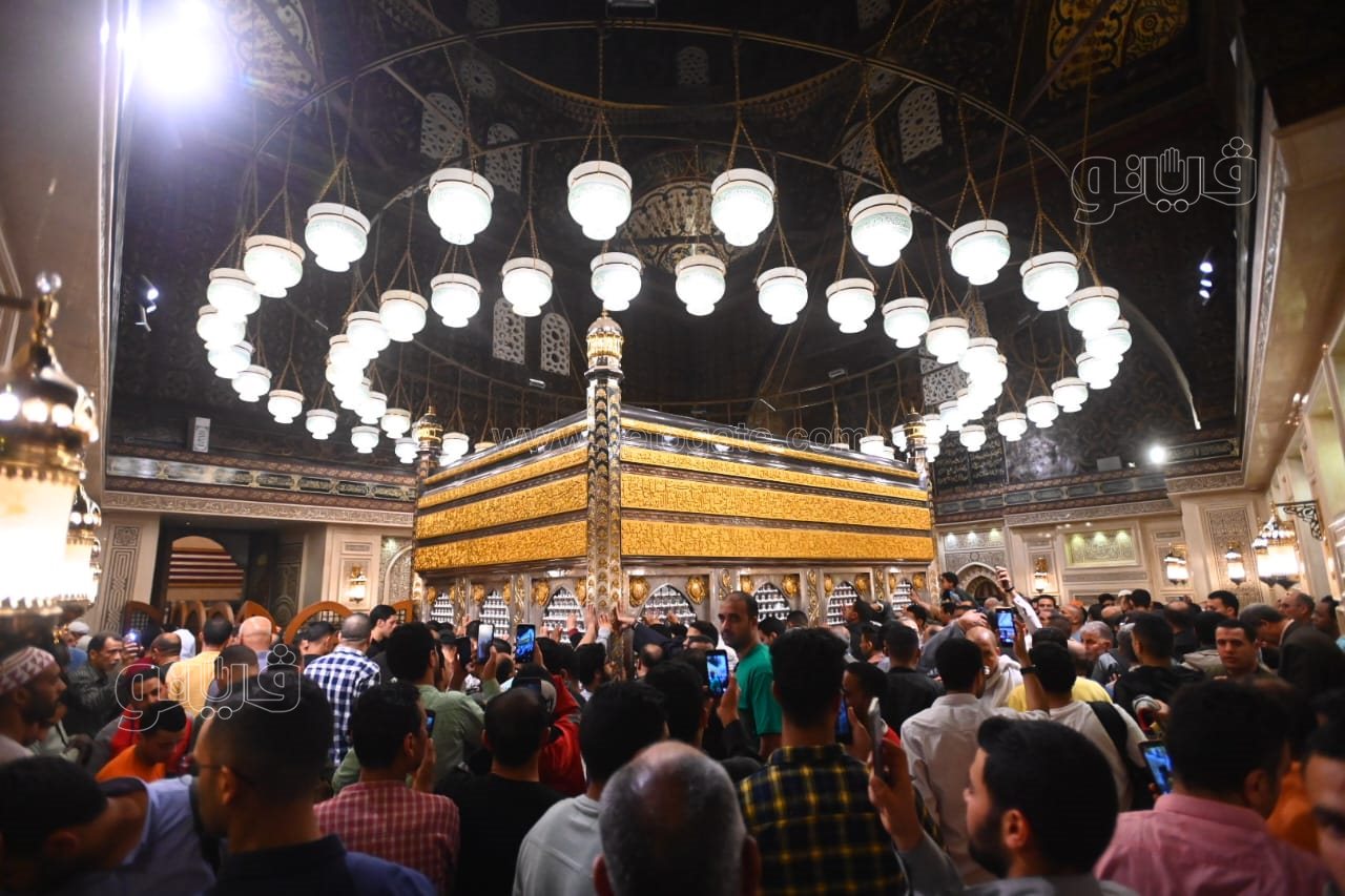 زحام كبير على مقام الإمام الحسين في ليلة القَدْر (2)