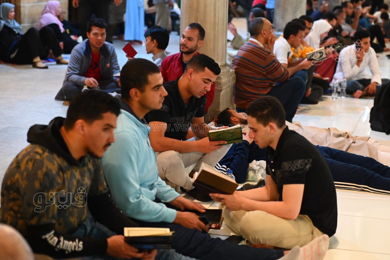 نفحات ليلة القدر تسيطر على الأجواء في الجامع الأزهر (19)