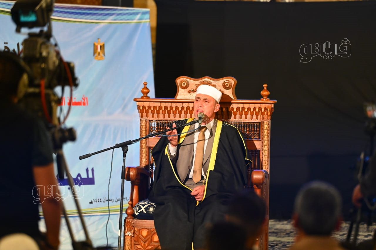 تفاعل كبير مع الانشاد الديني والمدائح النبوية في مسجد الإمام الحسين (6)