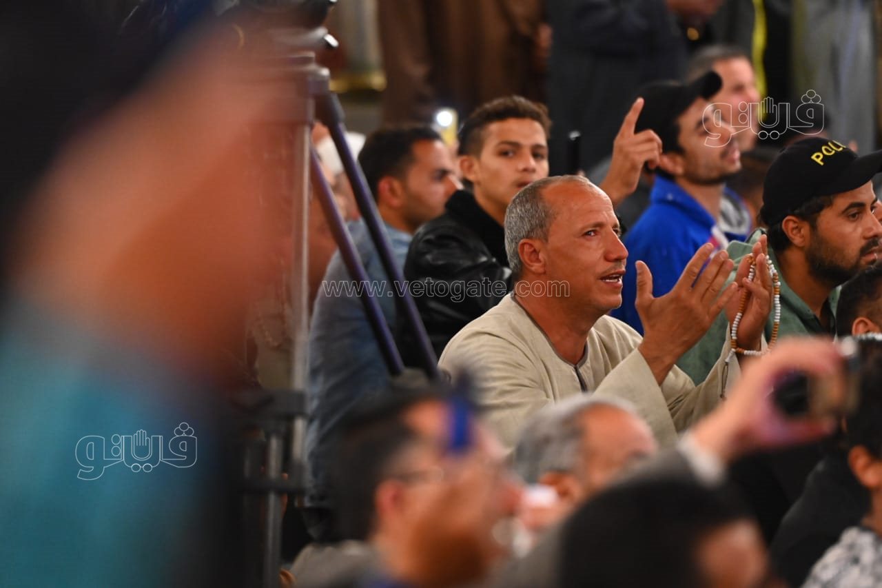 تفاعل كبير مع الانشاد الديني والمدائح النبوية في مسجد الإمام الحسين (10)