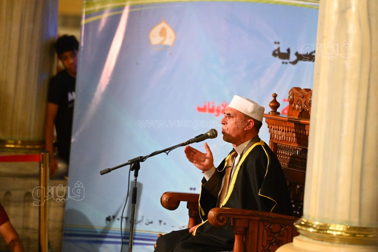 تفاعل كبير مع الانشاد الديني والمدائح النبوية في مسجد الإمام الحسين (12)