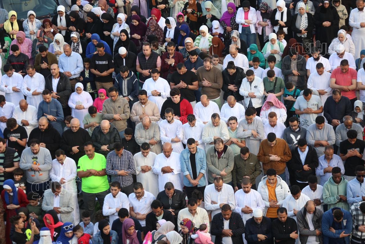  صلاة عيد الفطر بمسجد الصديق (15)