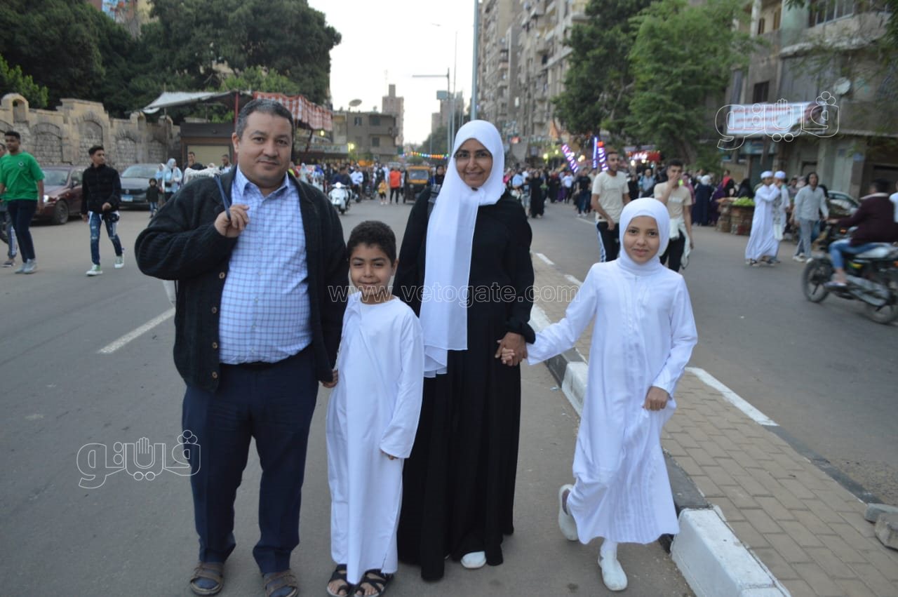 صلاة العيد من مسجد عمرو بن العاص واحتفالات المواطنين (11)