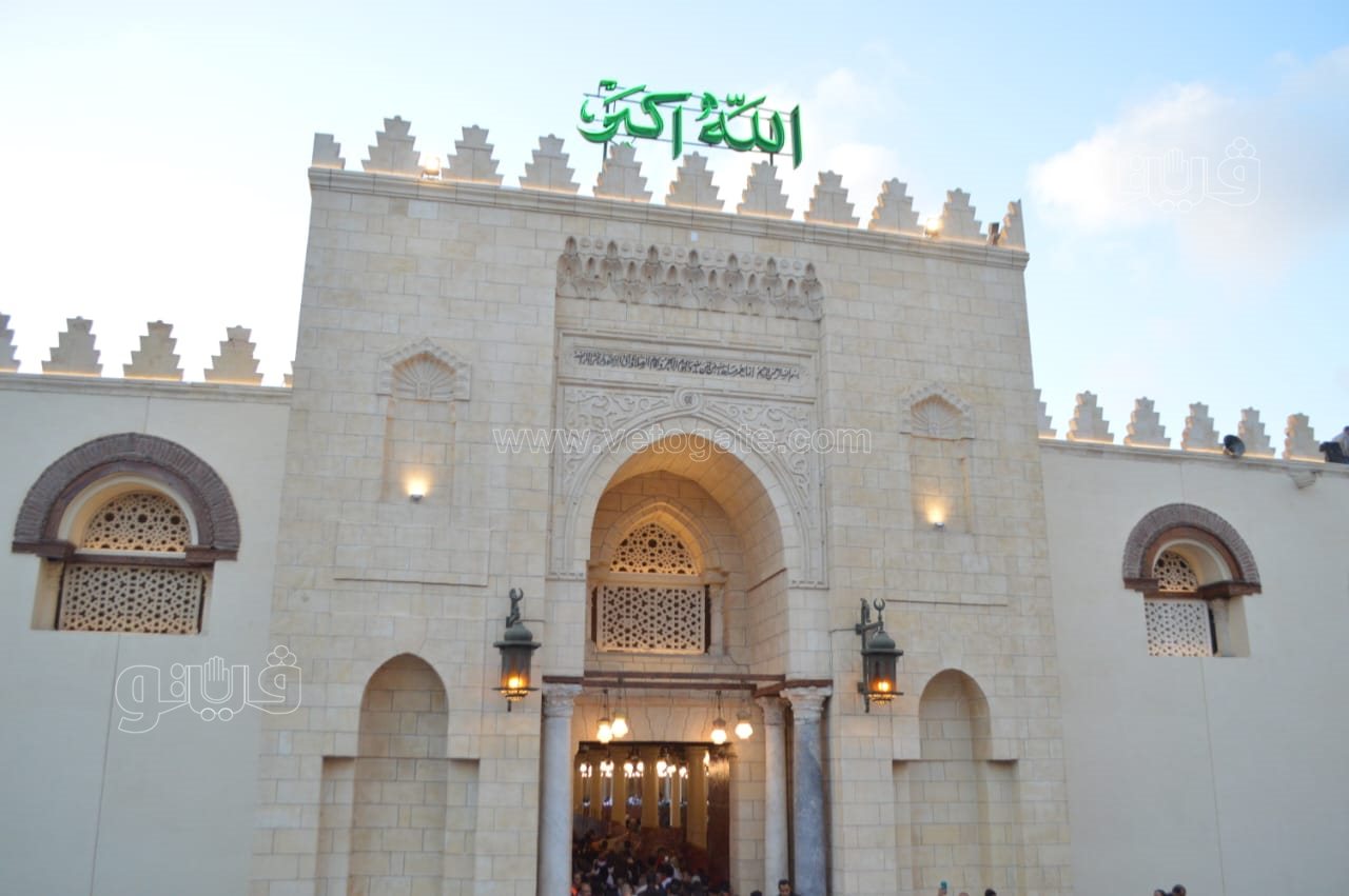 صلاة العيد من مسجد عمرو بن العاص واحتفالات المواطنين (13)