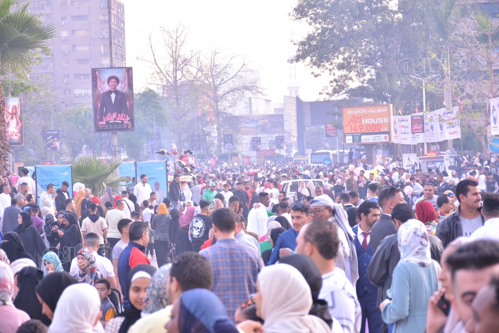 ألعاب الثلوج والحلوى تتصدر احتفالات الشباب والأطفال بساحة مصطفى محمود (2)