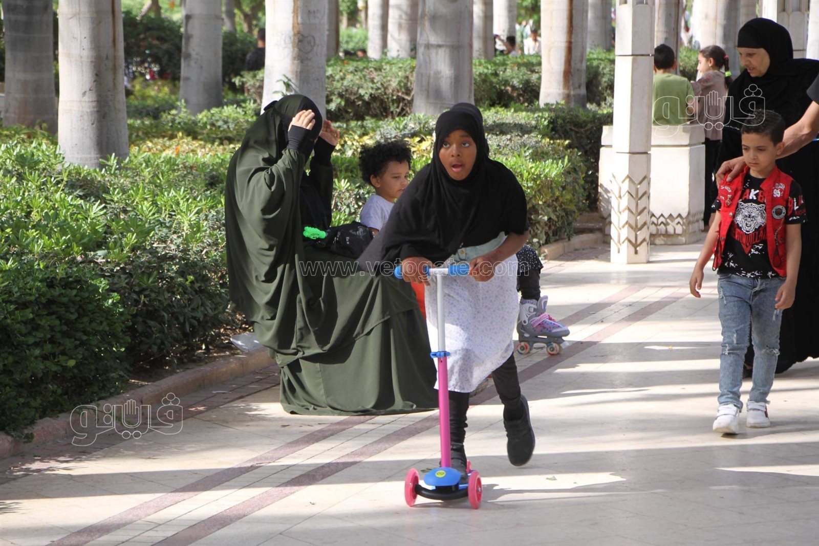 إقبال كثيف للأشقاء السودانيين على حديقة الأزهر للاحتفال بعيد الفطر (7)