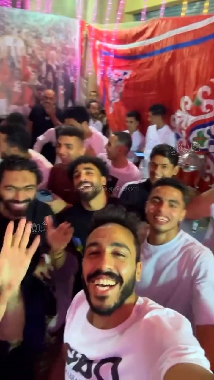 كهربا يعزم لاعبي الأهلي احتفالا بلقب السوبر (4)