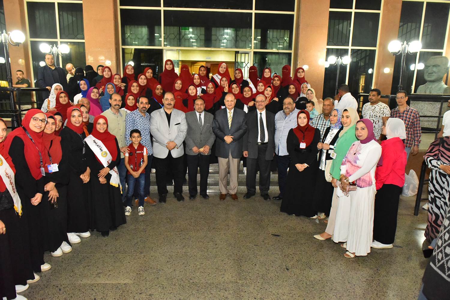 received_1221112081882842