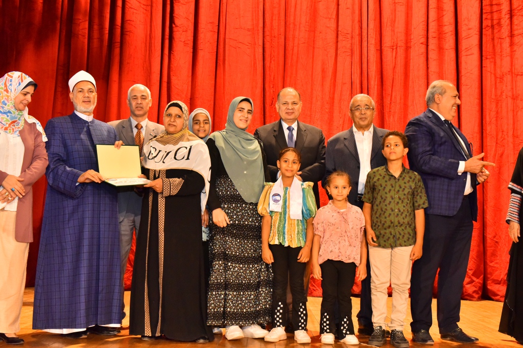 received_2436403923191675