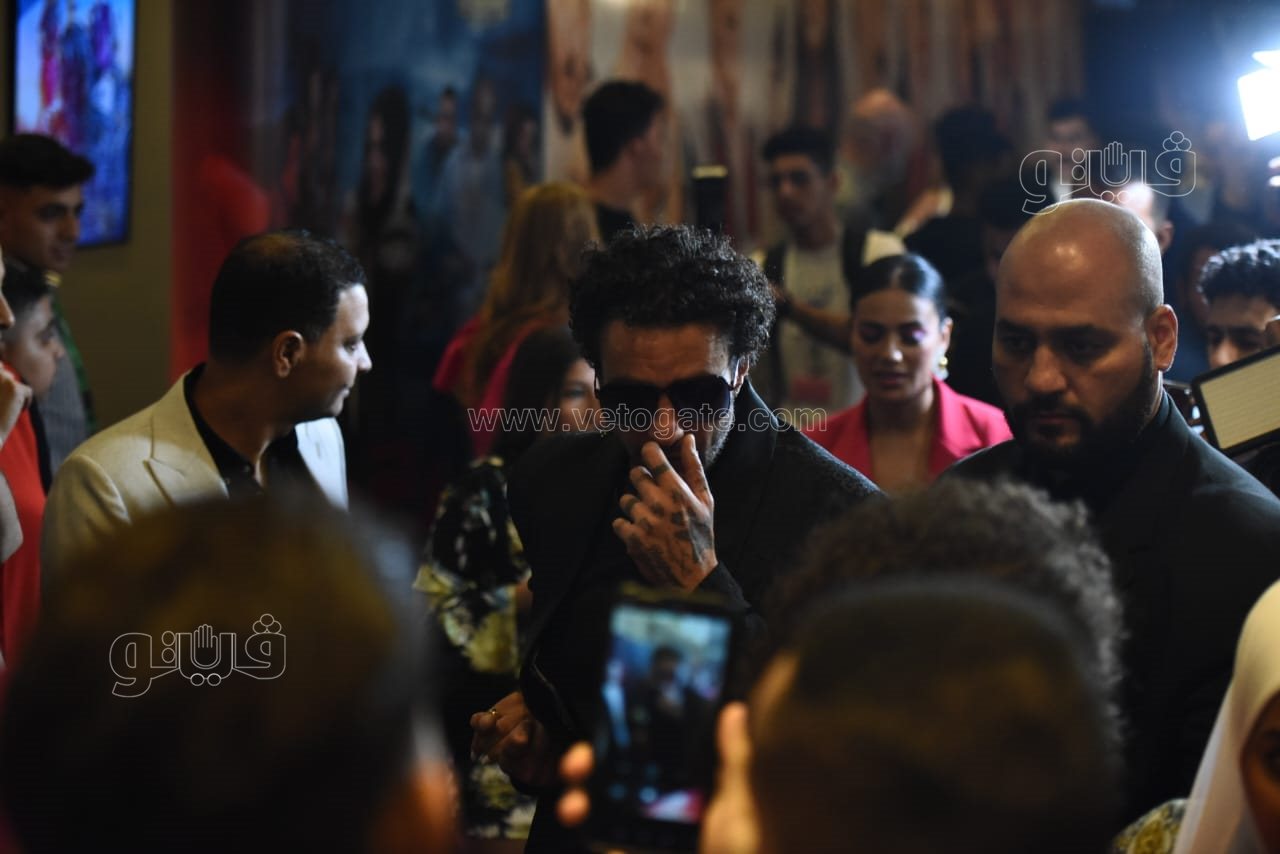 انفعال احمد الفيشاوي في العرض الخاص لفيلم رهبة (3)