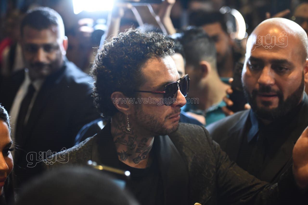 انفعال احمد الفيشاوي في العرض الخاص لفيلم رهبة (4)