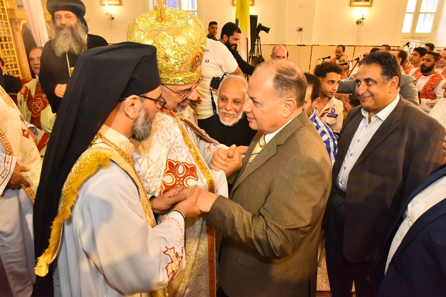 received_1350324329158403