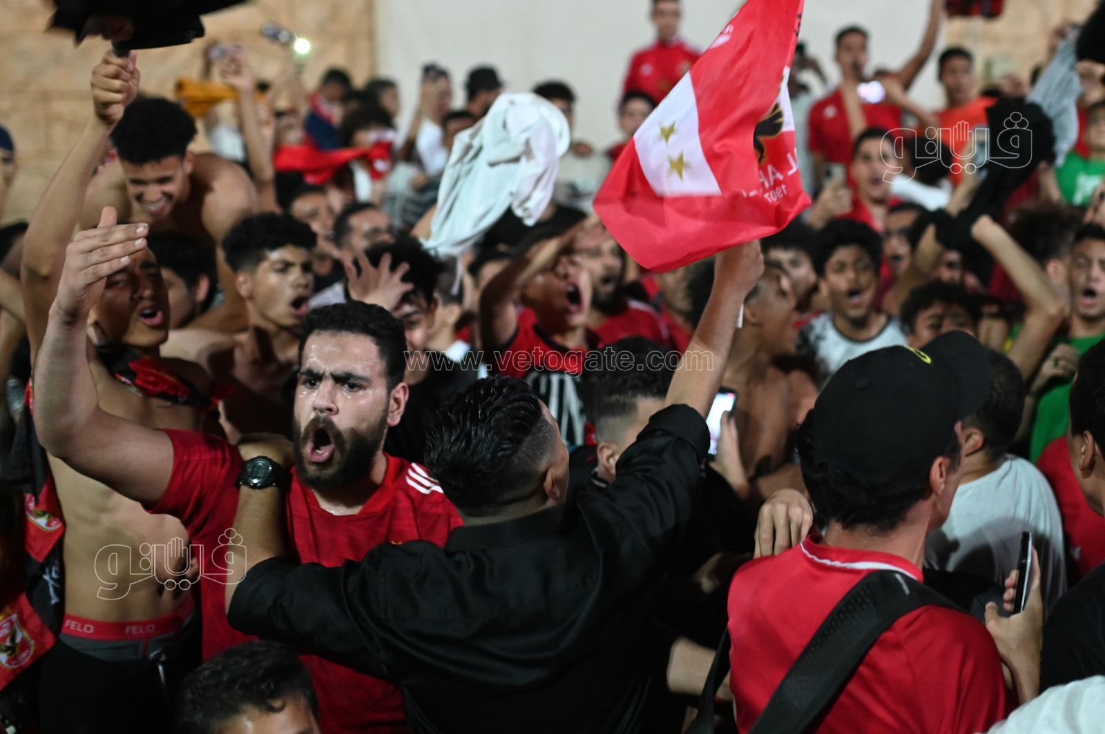 احتفالات جنونية للجماهير بالجزيرة فرحا بتتويج الأهلي بدوري أبطال أفريقيا (2)