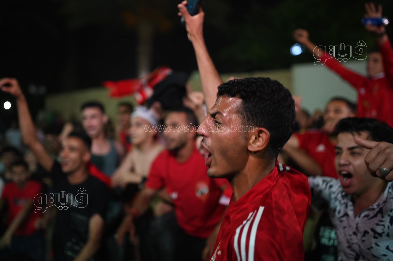 احتفالات جنونية للجماهير بالجزيرة فرحا بتتويج الأهلي بدوري أبطال أفريقيا (7)