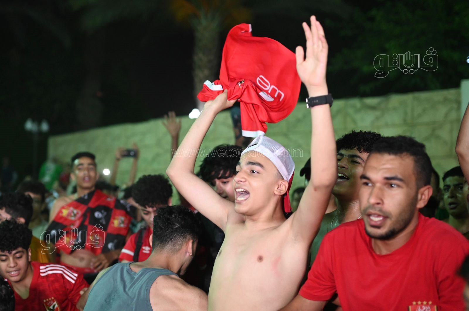 احتفالات جنونية للجماهير بالجزيرة فرحا بتتويج الأهلي بدوري أبطال أفريقيا (10)