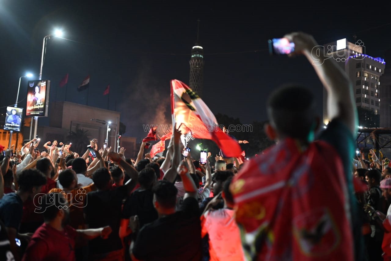 حشود من الأهلاوية أمام النادي بالجزيرة للاحتفال بدوري أبطال أفريقيا (8)