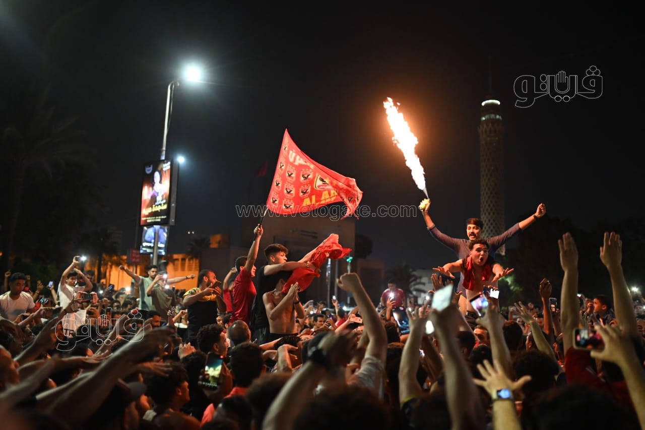 حشود من الأهلاوية أمام النادي بالجزيرة للاحتفال بدوري أبطال أفريقيا (11)