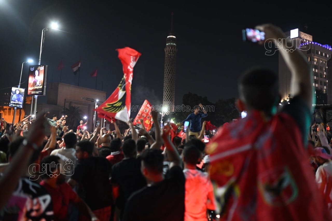 حشود من الأهلاوية أمام النادي بالجزيرة للاحتفال بدوري أبطال أفريقيا (18)