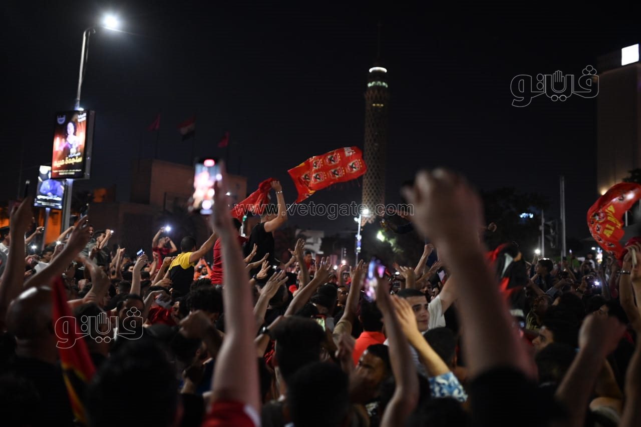 حشود من الأهلاوية أمام النادي بالجزيرة للاحتفال بدوري أبطال أفريقيا (28)