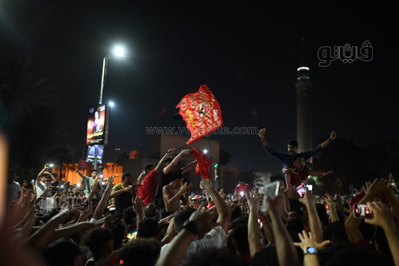 حشود من الأهلاوية أمام النادي بالجزيرة للاحتفال بدوري أبطال أفريقيا (29)