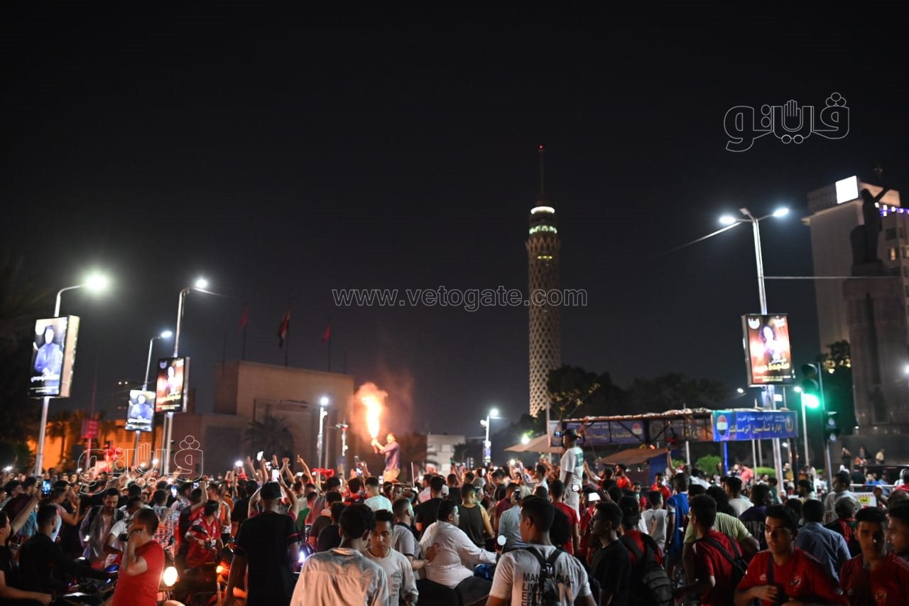 حشود من الأهلاوية أمام النادي بالجزيرة للاحتفال بدوري أبطال أفريقيا (40)