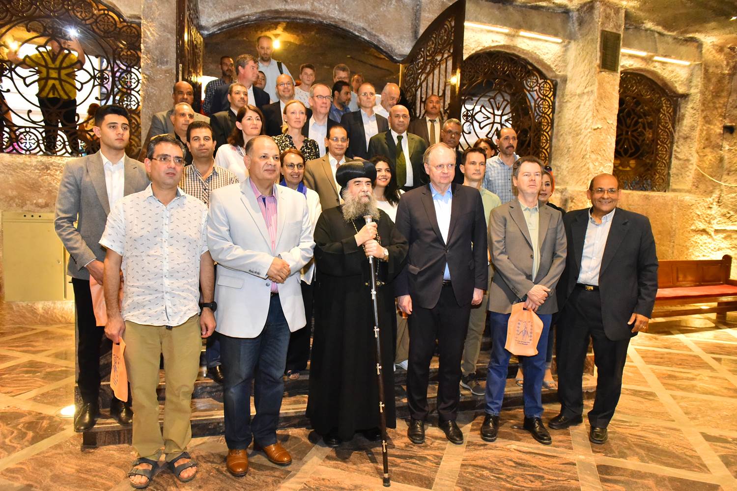 received_1645230589275645