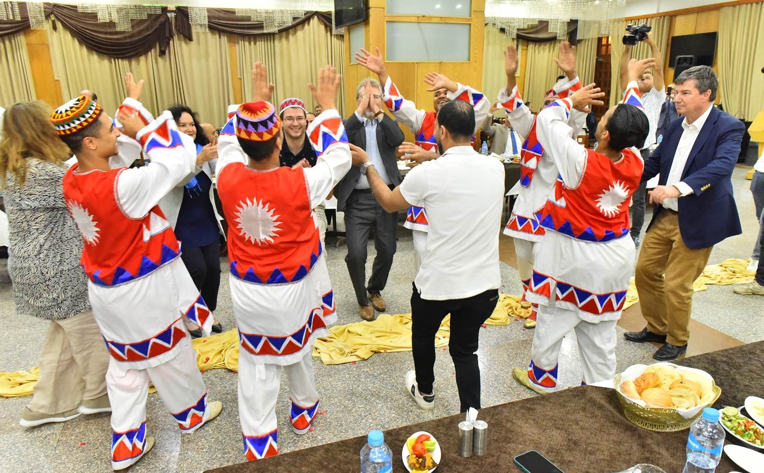 received_1328570808010537