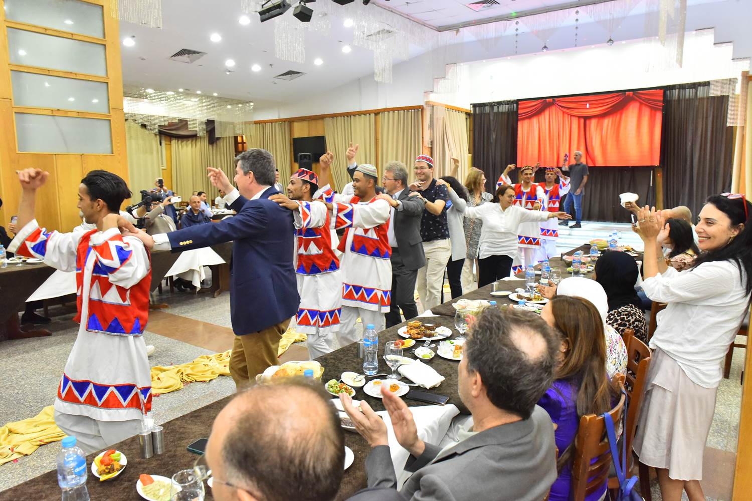 received_964601778288068