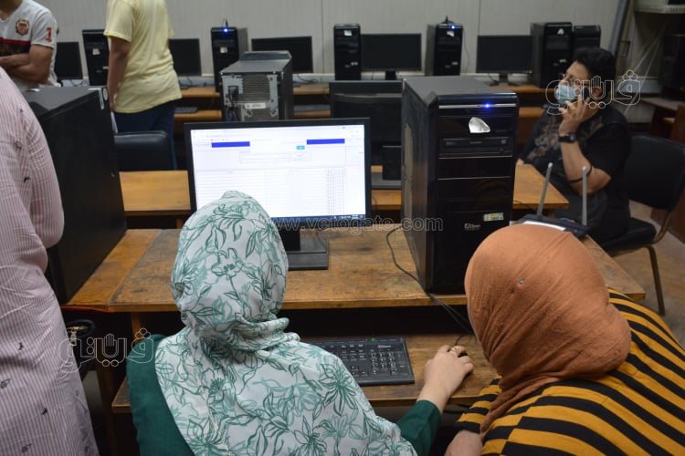 إقبال كثيف على مكاتب جامعة القاهرة في اليوم الثاني للمرحلة الثالثة للتنسيق (12)