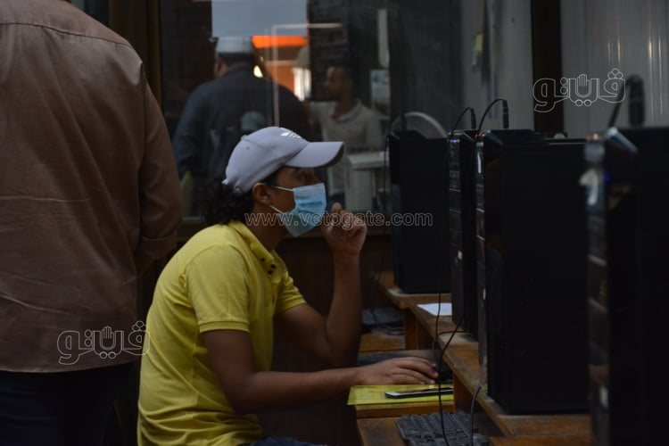 إقبال كثيف على مكاتب جامعة القاهرة في اليوم الثاني للمرحلة الثالثة للتنسيق (5)