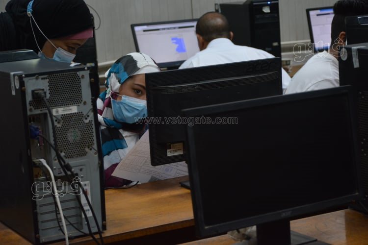 إقبال كثيف على مكاتب جامعة القاهرة في اليوم الثاني للمرحلة الثالثة للتنسيق (7)