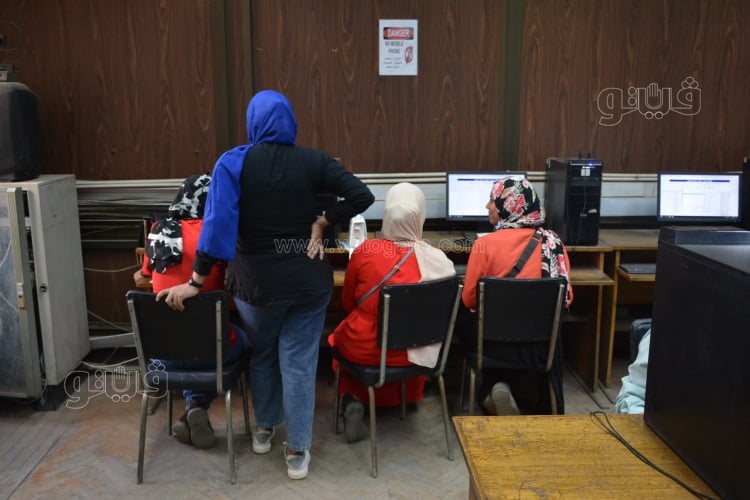 إقبال كثيف على مكاتب جامعة القاهرة في اليوم الثاني للمرحلة الثالثة للتنسيق (8)
