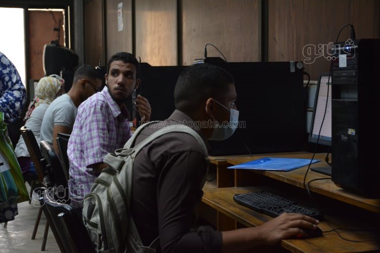 إقبال كثيف على مكاتب جامعة القاهرة في اليوم الثاني للمرحلة الثالثة للتنسيق (10)
