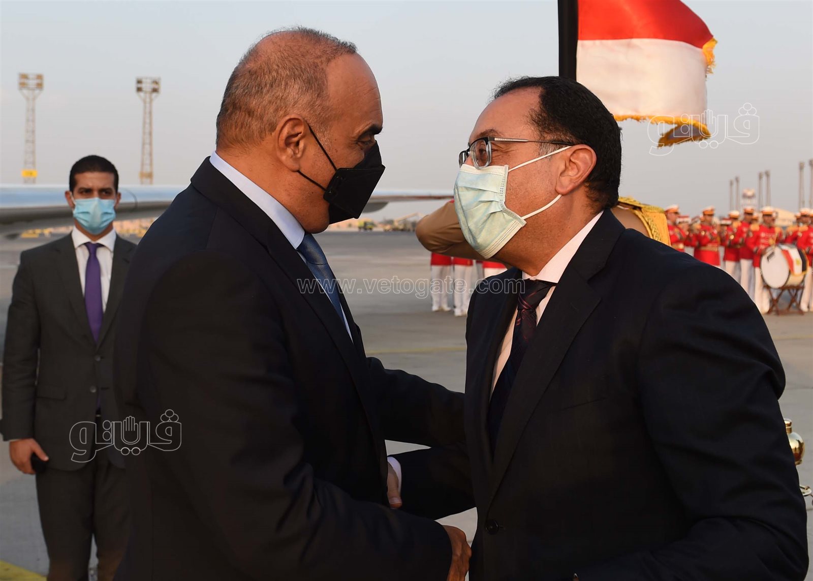 رئيس الوزراء يستقبل نظيره الأردني بمطار القاهرة (1)