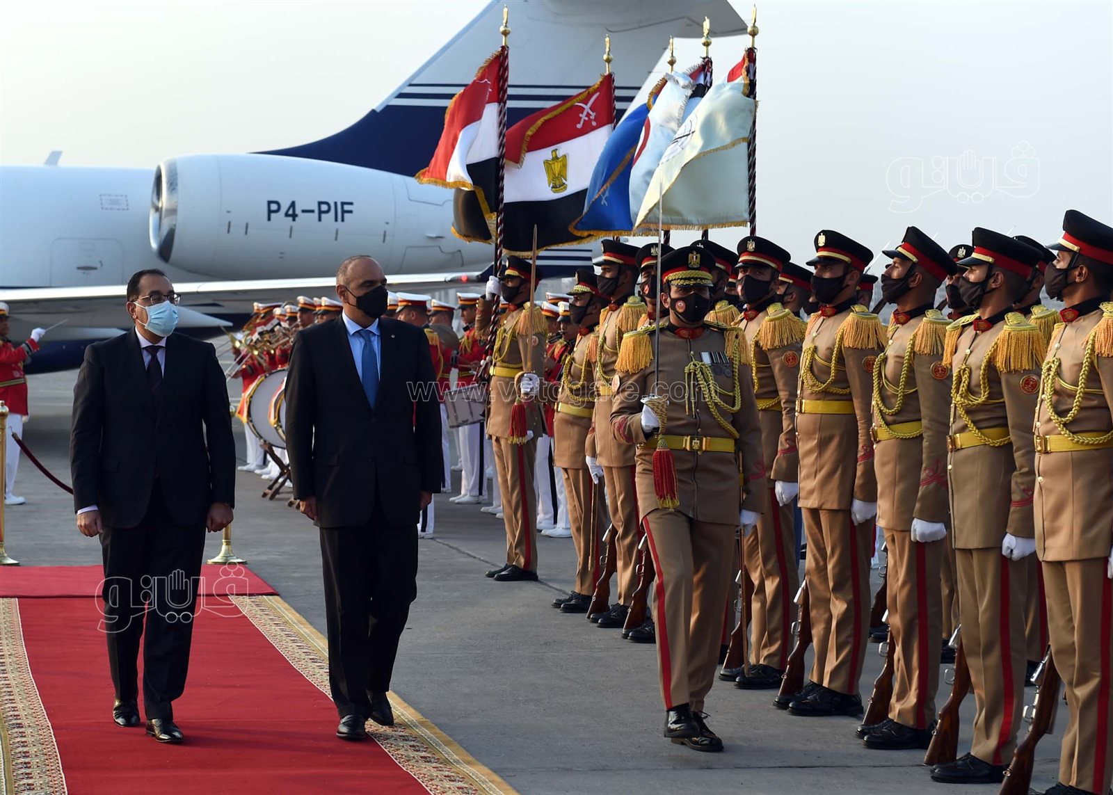 رئيس الوزراء يستقبل نظيره الأردني بمطار القاهرة (3)