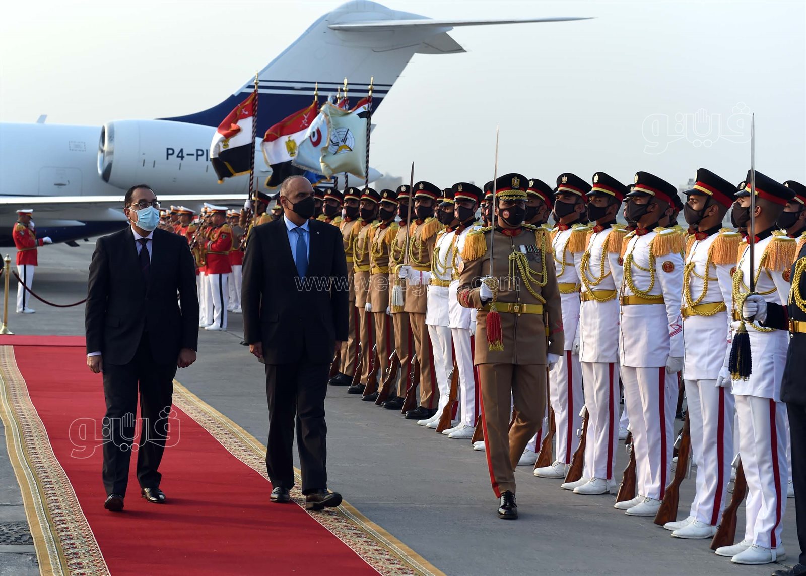 رئيس الوزراء يستقبل نظيره الأردني بمطار القاهرة (4)
