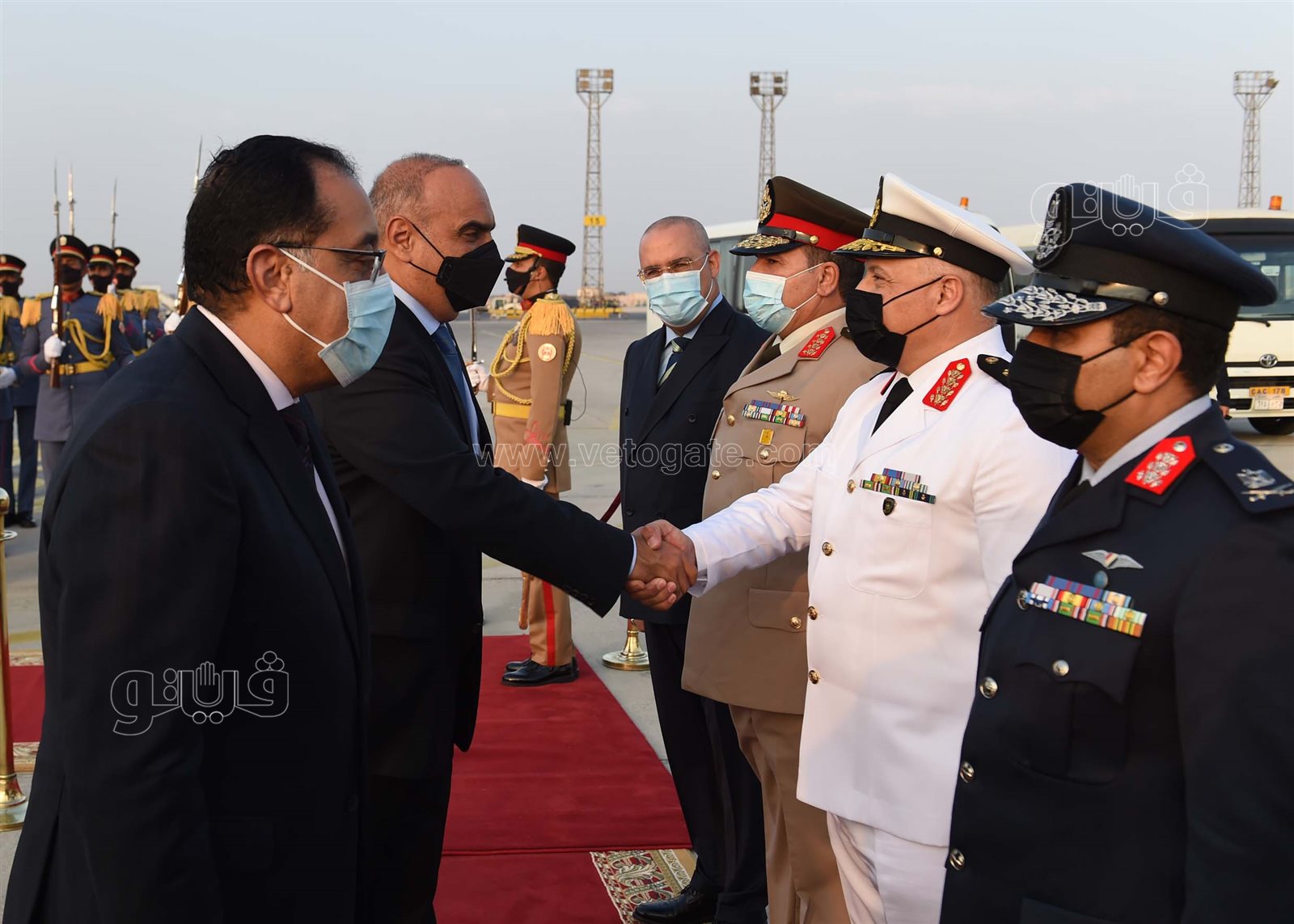 رئيس الوزراء يستقبل نظيره الأردني بمطار القاهرة (7)