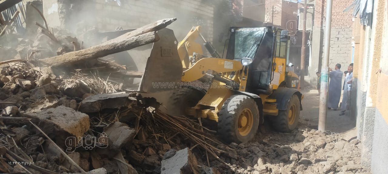 انهيار منزل قديم ببني سويف (4)