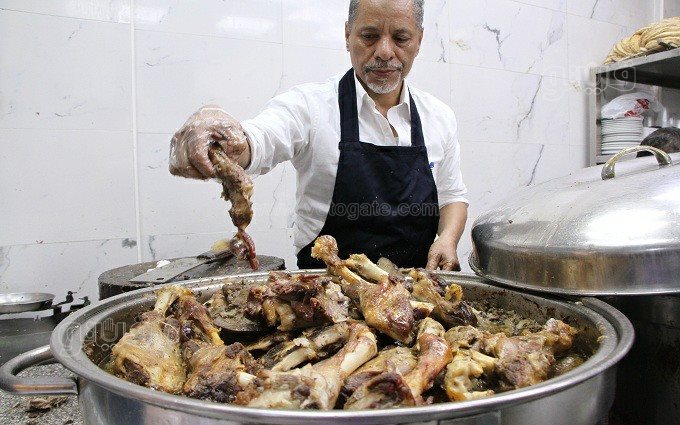 النيفة شغل حريفة.. قصة «النجاحي» صاحب أقدم محل لحم الضأن في الغورية (3)